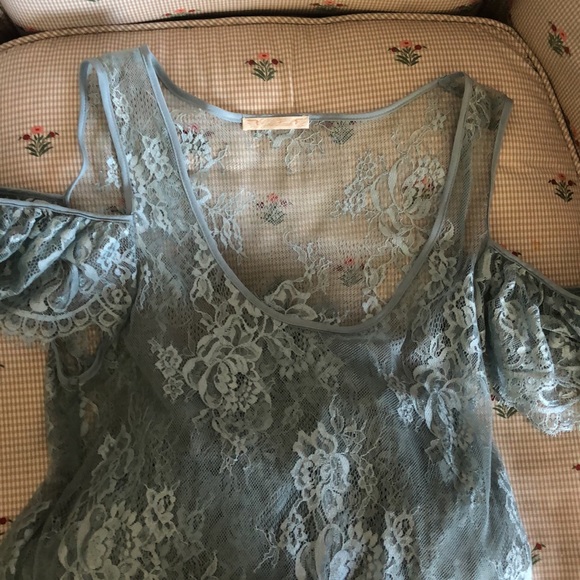 Gold hawk antique blue lace and silk dress - Picture 6 of 7